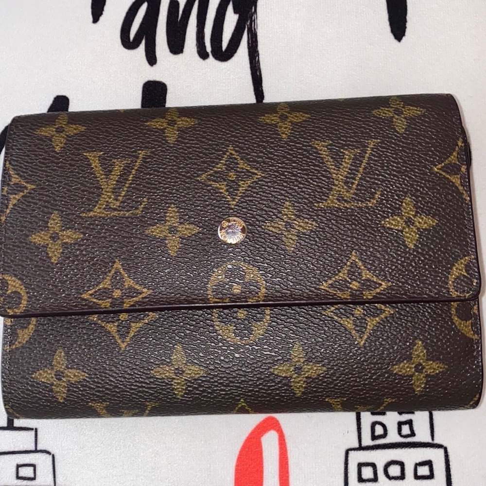 Louis Vuitton Pre-loved Authentic wallet